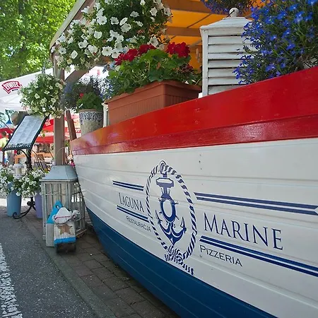 Pokoje Goscinne Laguna Marine アパート ウストカ